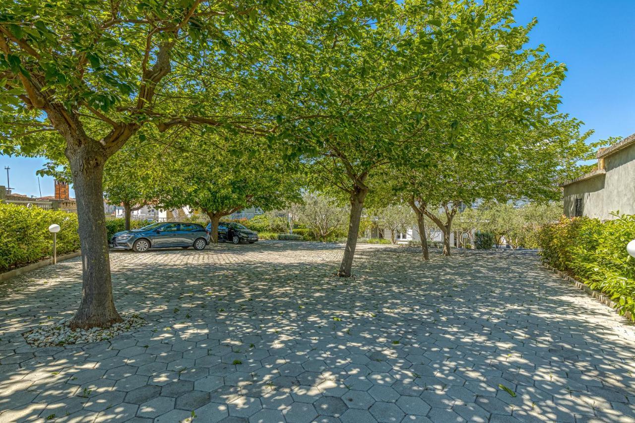 Villa Mihaela Trogir Eksteriør bilde