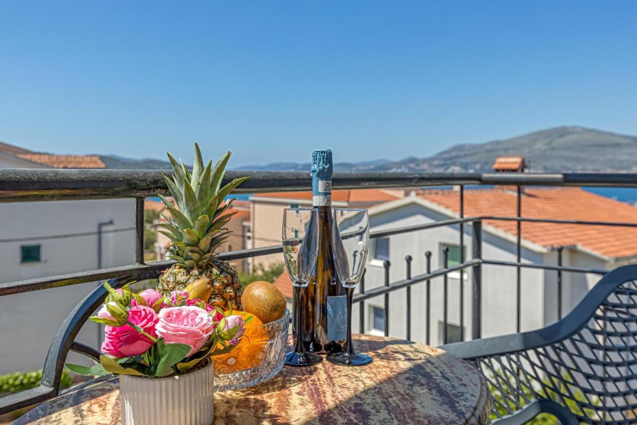 Villa Mihaela Trogir Eksteriør bilde
